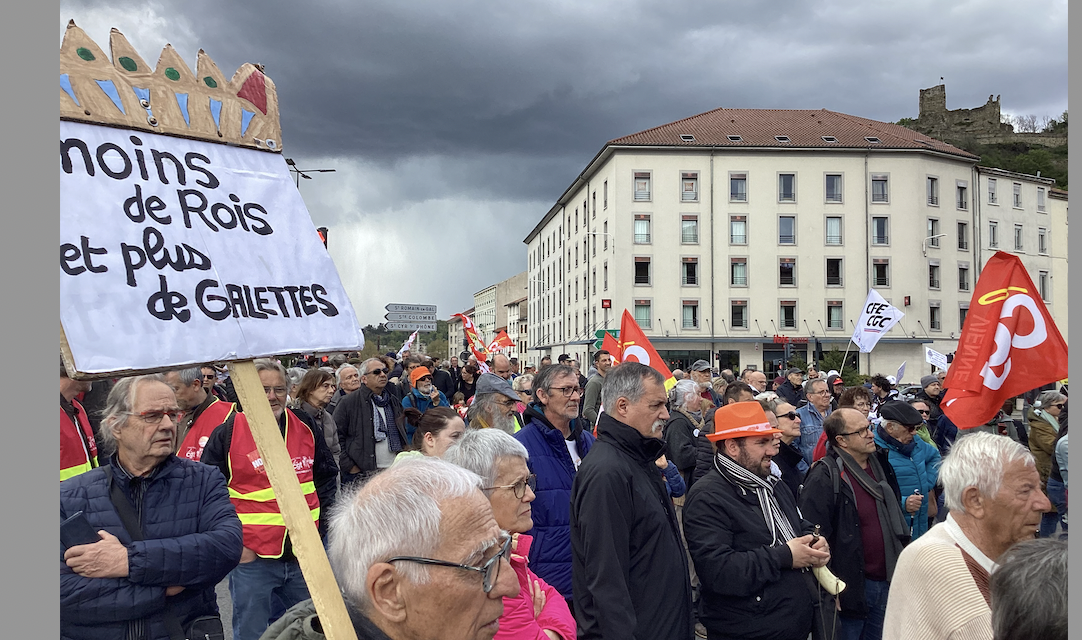 Dans l’attente de l’avis du conseil constitutionnel, le 12ème défilé rassemble 1 100 personnes à Vienne