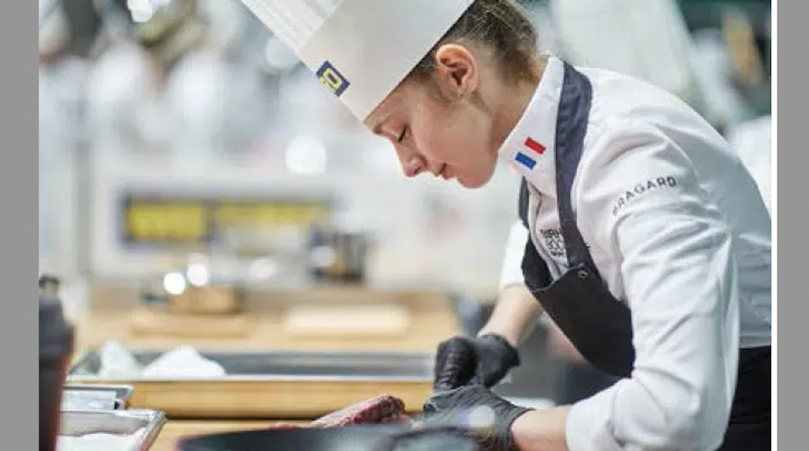 Naïs Pirollet, la candidate française du plus célèbre concours de cuisine, au lycée Agrotec à Vienne pour lancer l’opération « Bocuse d’or dans les lycées »