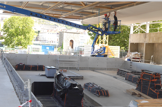 Début septembre, seulement ! Le stade nautique de St-Romain-en-Gal  ne sera pas livré à la date prévue. Des poursuites pourraient être engagées