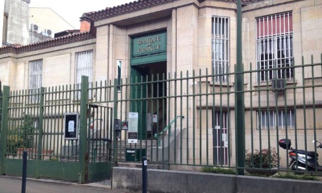 L’immeuble construit en lieu et  place de la Banque de France, cours Romestang à Vienne comprendra 23 logements et 4 commerces.