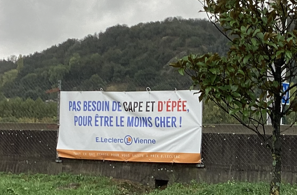 Viennoiseries-Leclerc ironise sur Intermarché qui vient de remplacer Casino à Chasse Sud ; travaux bientôt terminés à Locagère ; le retour du castor…