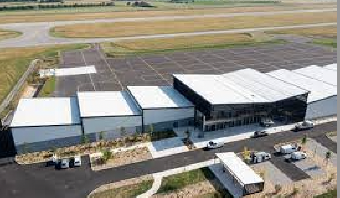 La 1/2 du trafic de l’aéroport ! Inauguration des nouveaux bâtiments de l’Ecole de l’Aviation Civile à St-Etienne-de-Saint-Geoirs