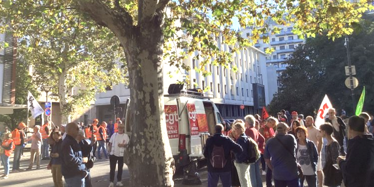 Les troupes étaient trop maigres : la manifestation dans les rues de Vienne se mue en un simple rassemblement