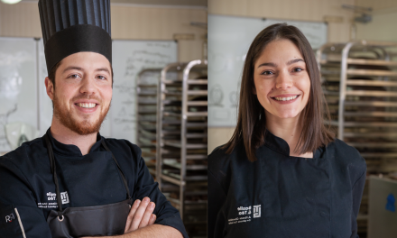 Après un Award en 2021, les chocolatiers Basile et Téa remportent à nouveau un trophée, la « Tablette de Bronze » : le fruit de la passion !