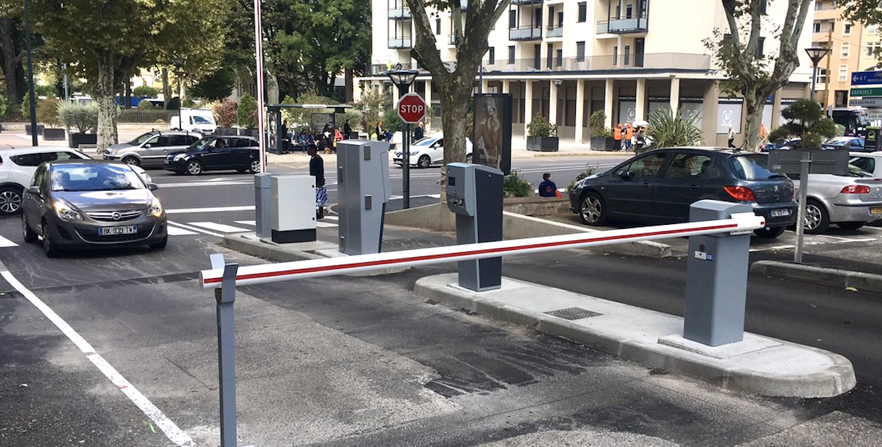 Stationnement à Vienne (3)- Le parking de la place Camille Jouffray ne sera plus gratuit le samedi, à partir du 1er janvier