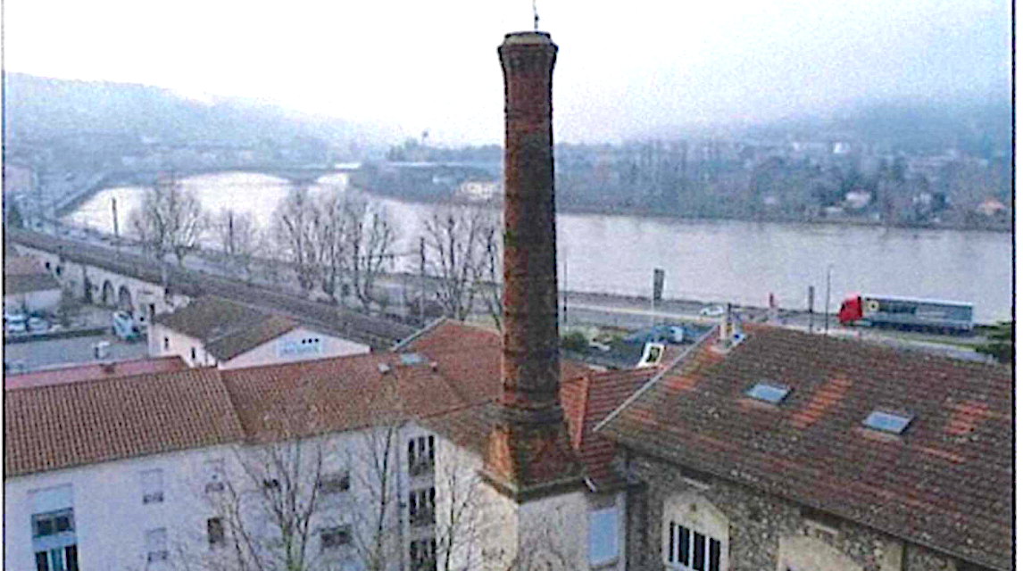 Une des mémoires des Arméniens de  Vienne : une cheminée « mémorielle » sauvée dans le quartier  d’Estressin