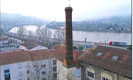 Une des mémoires des Arméniens de  Vienne : une cheminée « mémorielle » sauvée dans le quartier  d’Estressin