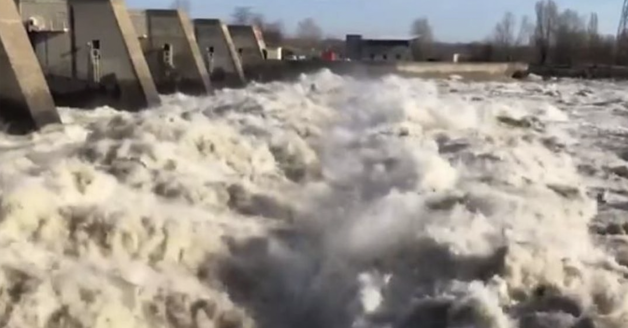 Rhône : navigation interrompue, baisse de la  production d’électricité, une crue comme on n’en avait pas vu depuis vingt ans !