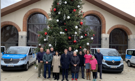   Quatre nouveaux clubs sportifs de Vienne bénéficient de minibus offerts par la Région pour le déplacement de leurs membres