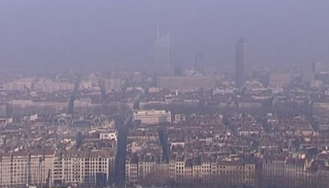 Pollution de l’air, fin de l’alerte, mais seules les Crit’air 3 autorisées en sus dans la ZFE de la Métropole de Lyon