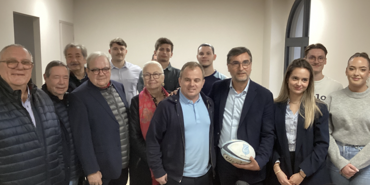 En attendant le terrain en synthétique cette année, le CS Vienne  Rugby désormais doté de nouveaux bureaux