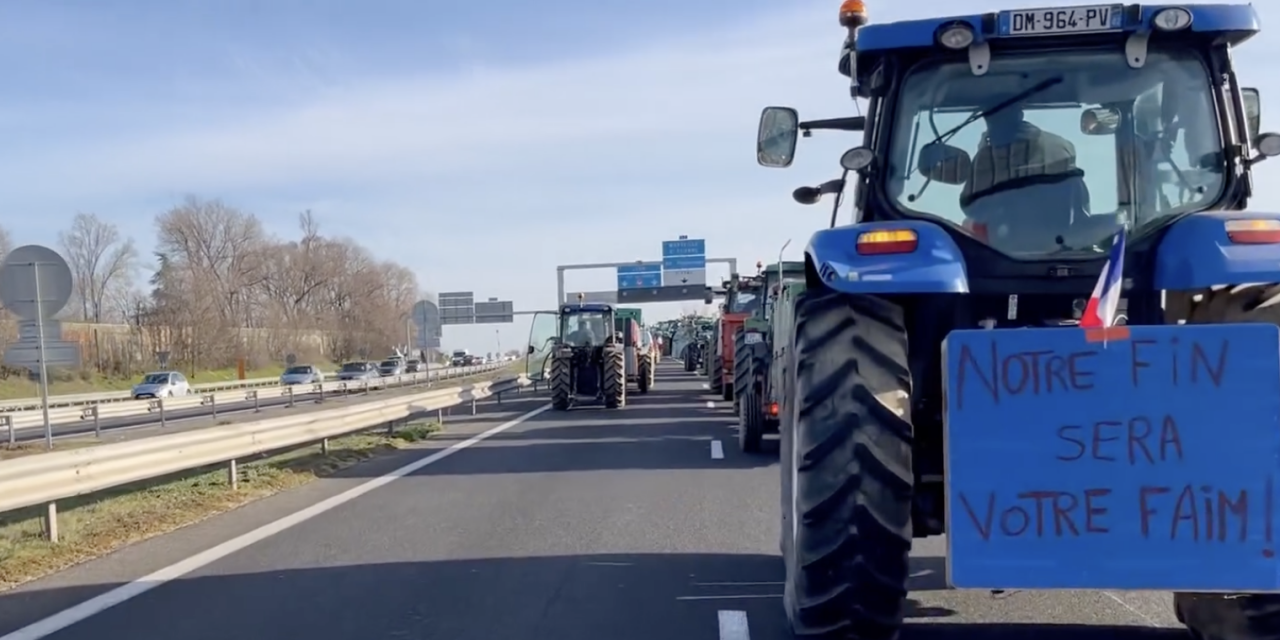 Agriculteurs en colère : opération de blocage sur l’A7 actuellement au « pont de Pierre Bénite »  à la jonction avec l’A 450