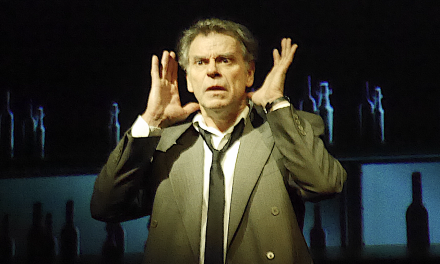«  La Chute », cette semaine au théâtre François Ponsard à Vienne, mise en scène de Michel Belletante : on tombe facilement dedans…