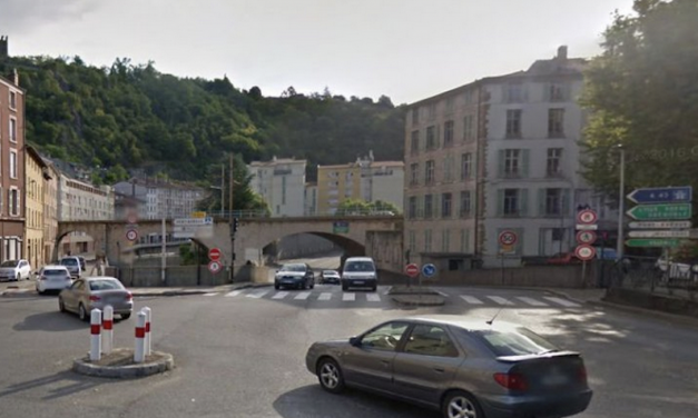 Circulation fluide : pas de blocage pour l&rsquo;instant place Saint-Louis à Vienne