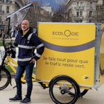 Une charte signée pour une logistique verte, avec des aires de livraison dédiées à Vienne. Et pour commencer, des vélos cargos électriques de la Poste annoncés en mai…