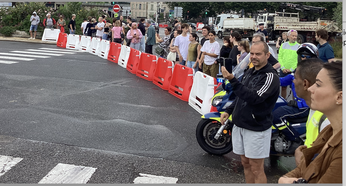 Le passage à Vienne du Critérium du Dauphiné n’a pas attiré la grande foule. 50 chutes sur 100 mètres, après Vienne : la course neutralisée, pas de vainqueur…