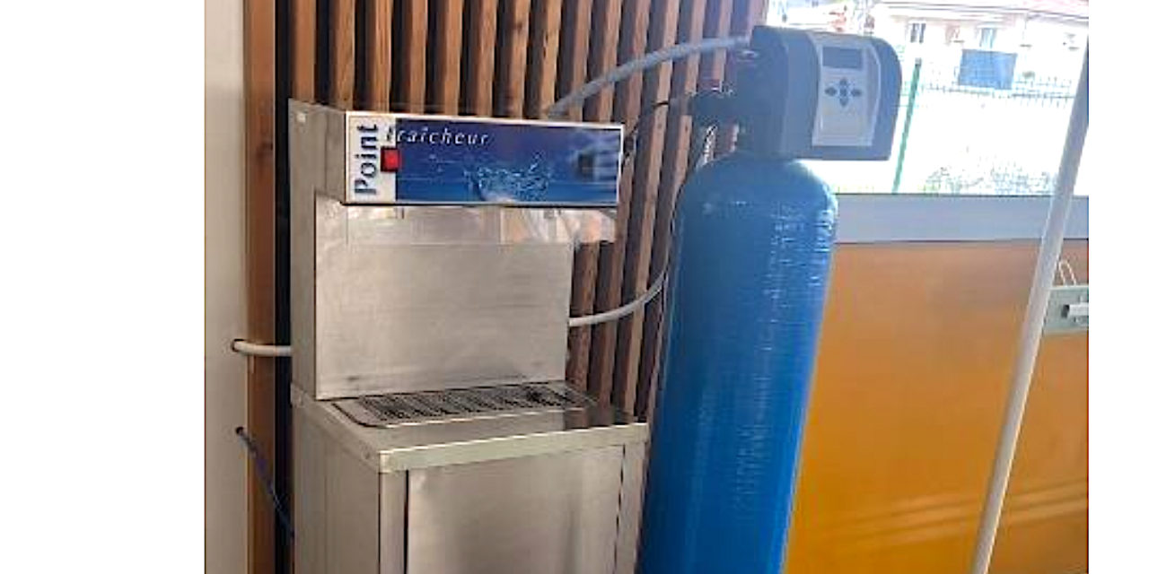 Pour répondre au scandale sanitaire : la mairie de Chasse-sur-Rhône installe des filtres anti-PFAS dans les écoles, grâce à une entreprise locale