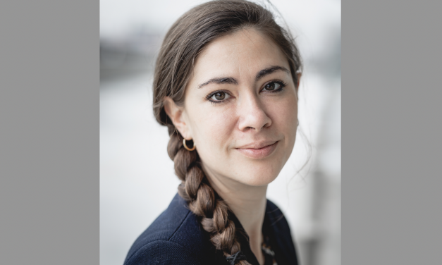 Législatives-Aurore Galves, la Viennoise « candidate mystère » de la 8ème circonscription de l’Isère se présente pour défendre…le bitcoin