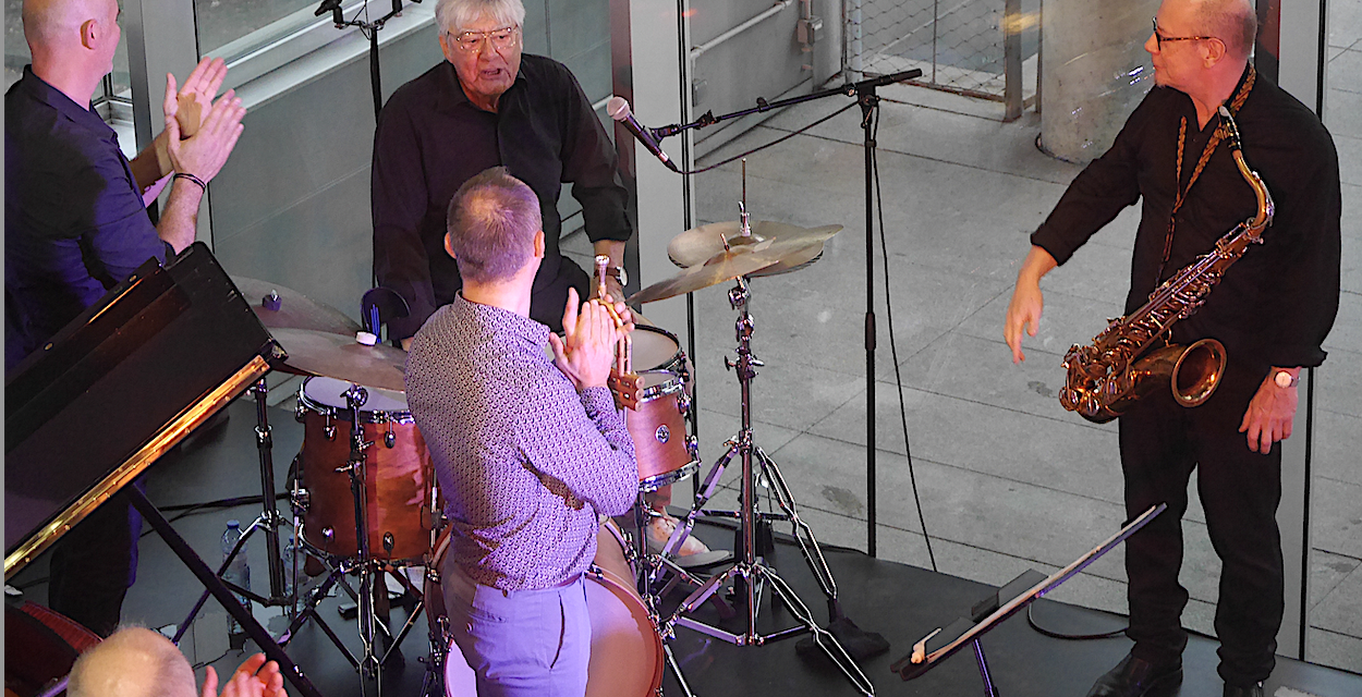 Quartier Latin Jazz Club : le batteur viennois Alain Dumont tire sa révérence à l’issue d’un concert qui restera mémorable
