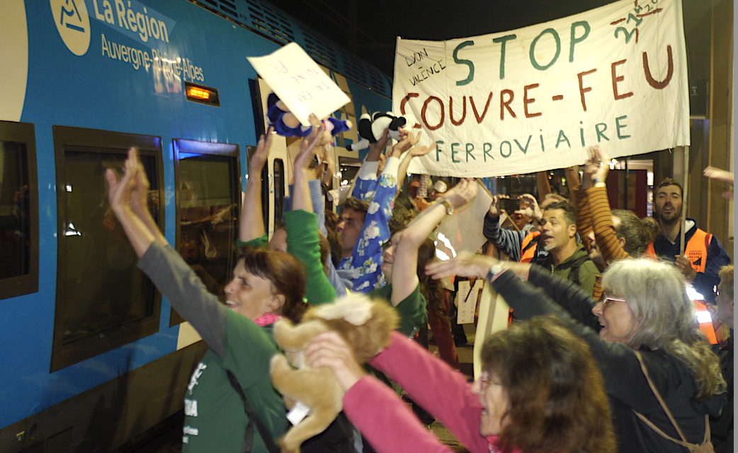 Alors que les usagers d’AuterVR manifestent dans la gare de Vienne, la Région annonce… une amélioration (contestée) de la desserte TER Lyon/Vienne/Valence