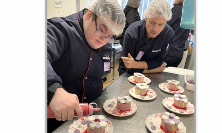 La finale a lieu jeudi : le Viennois Florian Perrier, champion régional de la pâtisserie, voire plus,  avec sa Charlotte aux framboises..?