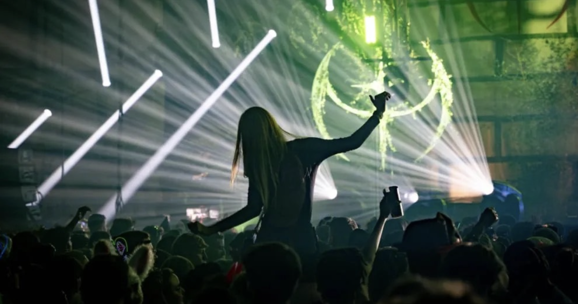 Un 13ème concert annoncé cet été au théâtre antique, hors Jazz à Vienne, un Festival de hard techno  : Verknipt