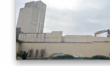 L’ancien silo à grains de la Coopérative Dauphinoise, rue du 11 novembre à Vienne s’apprête à être rasé pour laisser la place à une résidence senior