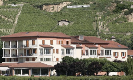 Repris par la famille lyonnaise Bérard, l’hôtel-restaurant Beau Rivage à Condrieu  change de main : « objectif : en faire un hôtel de destination… »