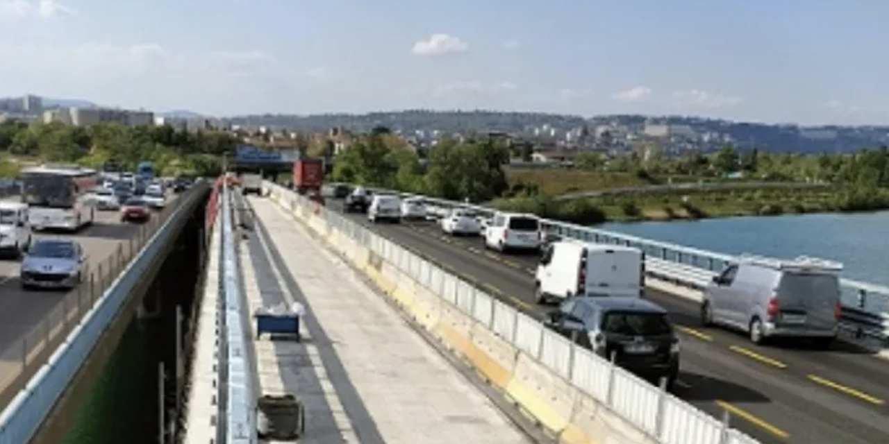Lors du « pont » du 1er mai, à partir de ce mardi 29 avril jusqu’au dimanche 4 mai, la circulation est coupée sur l’Autoroute A 7 en direction de Lyon