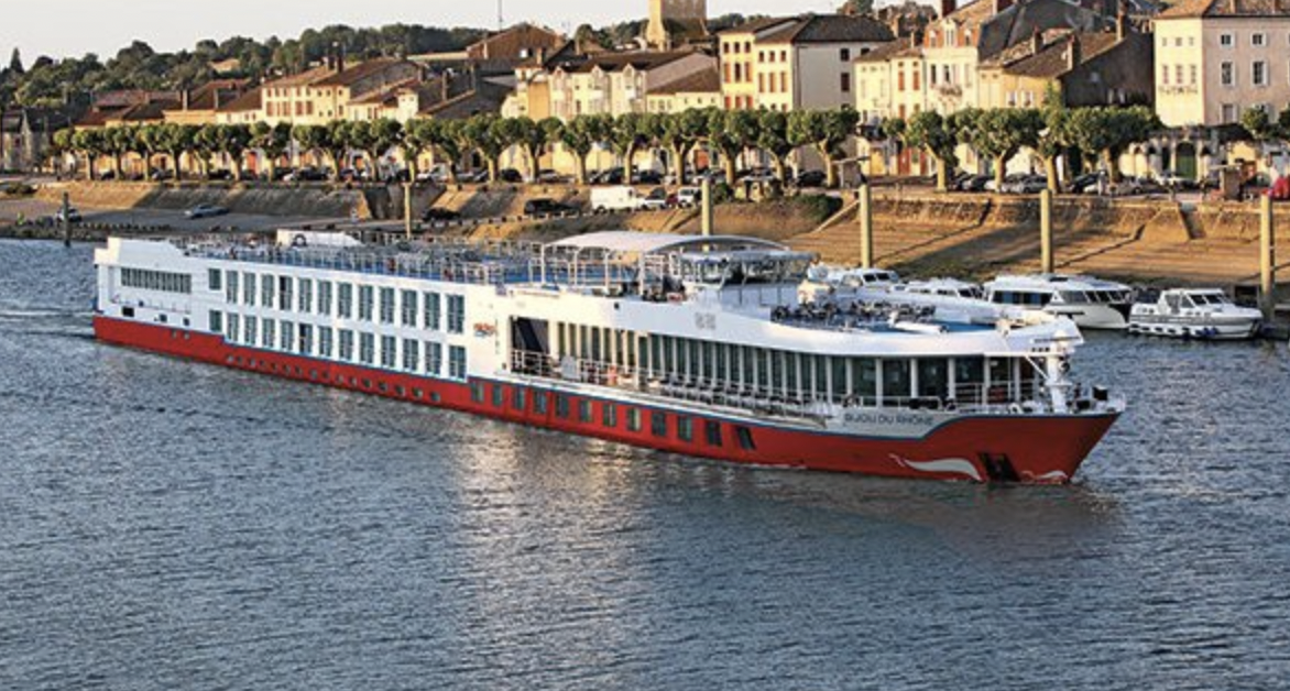 Collision entre un bateau de croisière avec près de 130 personnes à bord et une barge sur le Rhône au Sud de Vienne