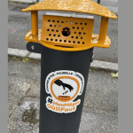 Contre les mégots au sol, la Ville de Vienne installe 32 grands cendriers urbains et propose aux fumeurs des cendriers de poche gratuits…