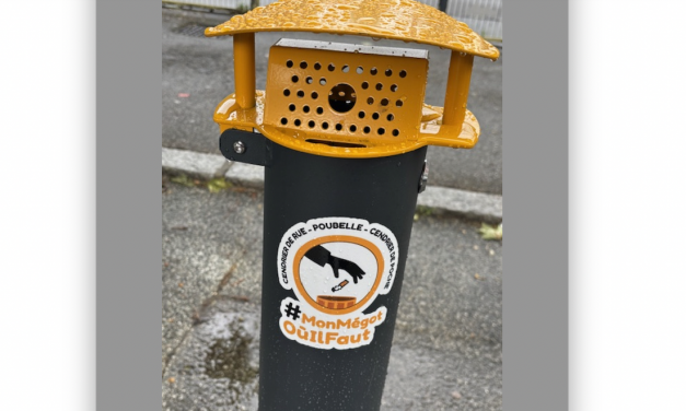 Contre les mégots au sol, la Ville de Vienne installe 32 grands cendriers urbains et propose aux fumeurs des cendriers de poche gratuits…