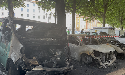 Huit voitures brûlées cette nuit sur le parking de la place Saint Louis à proximité du local  de la police municipale