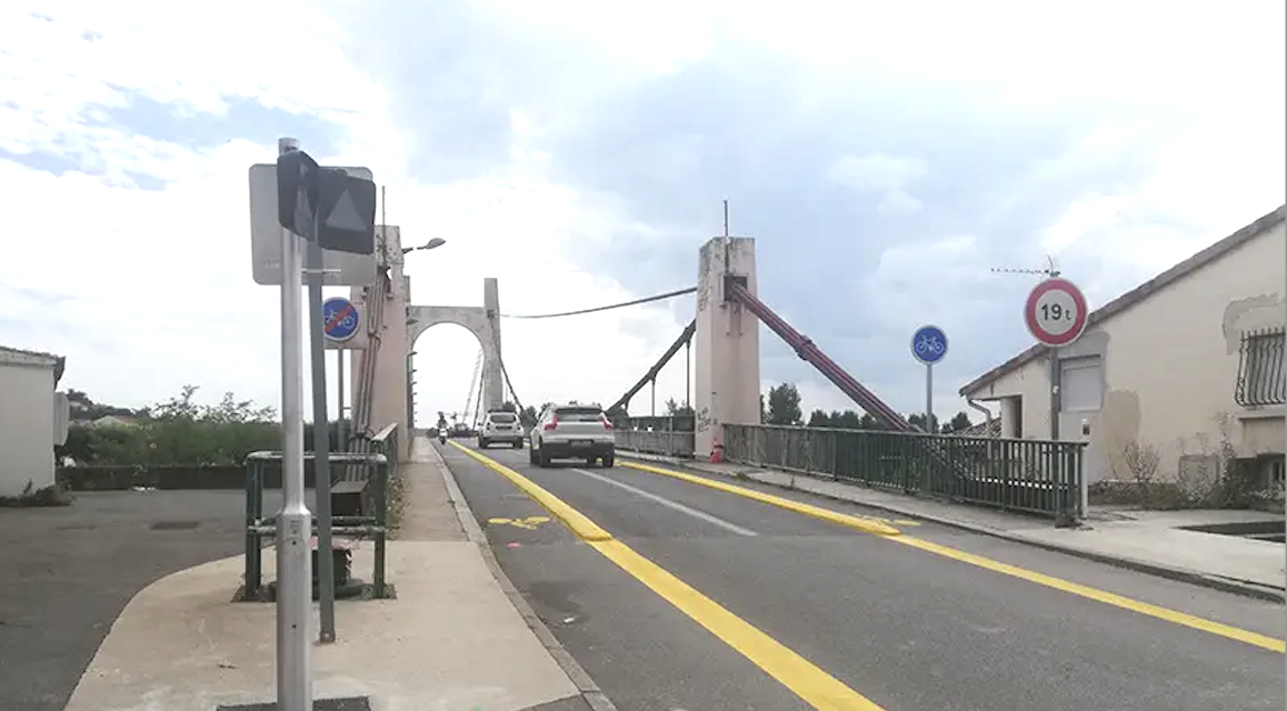 Circulation coupée  pour les voitures et les piétons sur le pont de Condrieu pour une durée indéterminée !