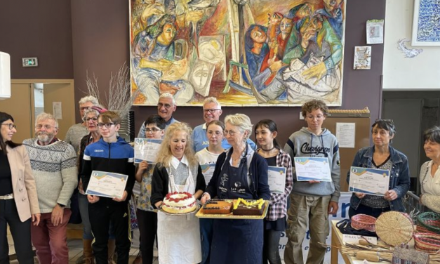 L’association viennoise l’Outil en main qui veut initier les jeunes aux métiers manuels a remis ses diplômes