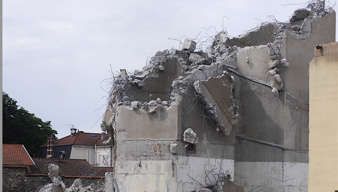 C’est fait : le silo à grains de La Dauphinoise a définitivement  disparu du ciel viennois