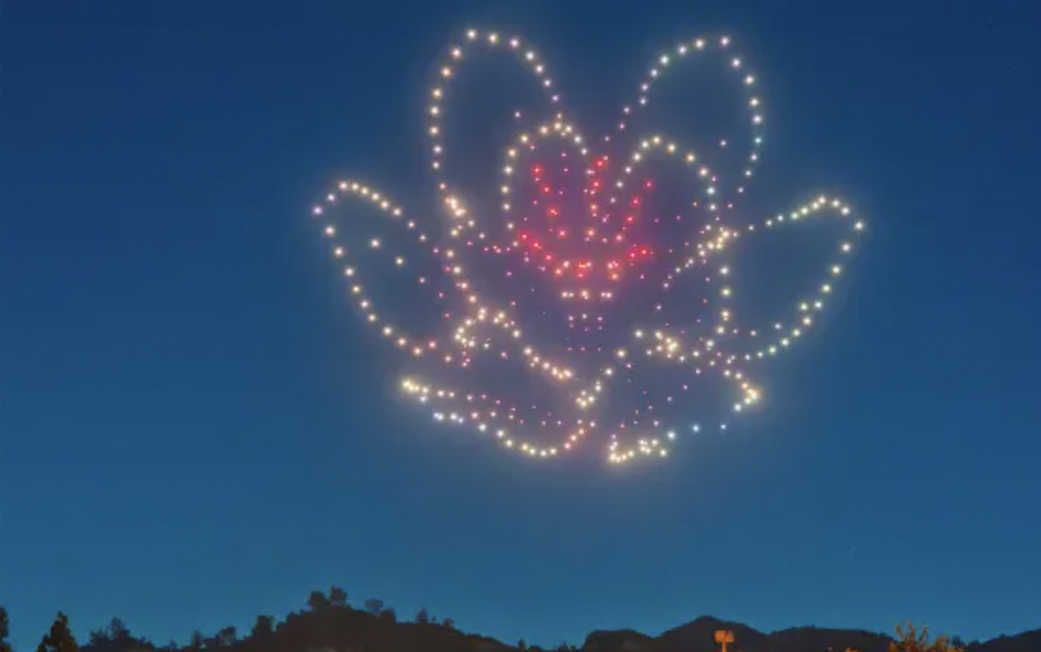 Les 11 et 12 juillet à l’hippodrome de Parilly : le ciel de Lyon illuminé par un spectacle de drones, un quatuor à cordes donnant la cadence…