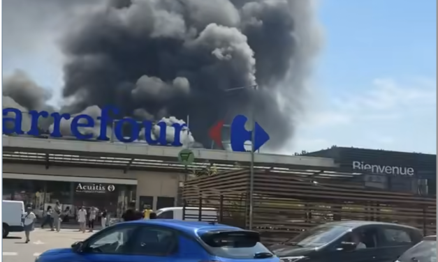 Incendie au  Carrefour de l’Isle d’Abeau : le magasin évacué