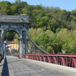 Réparation d’urgence : le pont suspendu de Chasse-sur-Rhône interdit aux voitures à partir du 30 juin