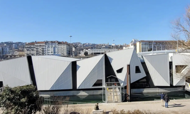 Sauvé des eaux ! Le théâtre flottant l’île Ô sur le Rhône à Lyon évite le naufrage grâce à 22 chefs d’entreprise
