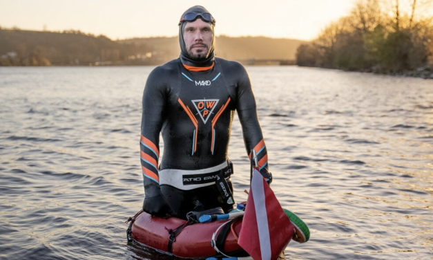 En descendant le fleuve sur son « packcraft » : Rémi Camus, un éco-explorateur va traquer les PFAS dans le Rhône