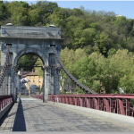 « Des éléments fortement dégradés » : l’interdiction de la circulation automobile sur  le pont suspendu de Chasse-sur-Rhône prolongée de deux mois