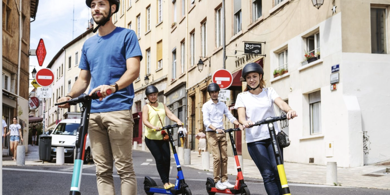 Ils risquent 135 euros d’amende : à Bourgoin-Jallieu, les conducteurs de trottinettes et de vélos électriques personna non grata dans le centre piéton