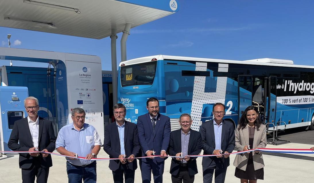 Car à hydrogène Condrieu/Givors et une station d’avitaillement à Salaise-sur-Sanne : une double inauguration en forme d’acte de foi