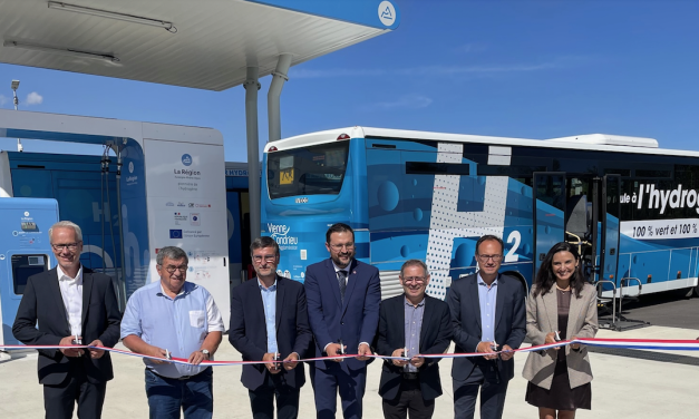 Car à hydrogène Condrieu/Givors et une station d’avitaillement à Salaise-sur-Sanne : une double inauguration en forme d’acte de foi