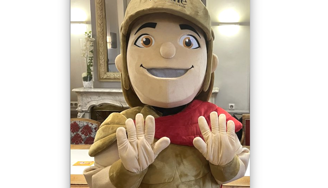 Viennoiseries-Une mascotte, « Titus » pour la Foire de Vienne ; l’hôtel de ville et Cybèle en rose ; compostage : 170 tonnes récoltées