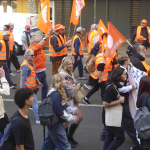 A Vienne, près de 800 manifestants défilent et bloquent le rond-point de la place Saint-Louis pendant près d’une heure et demi