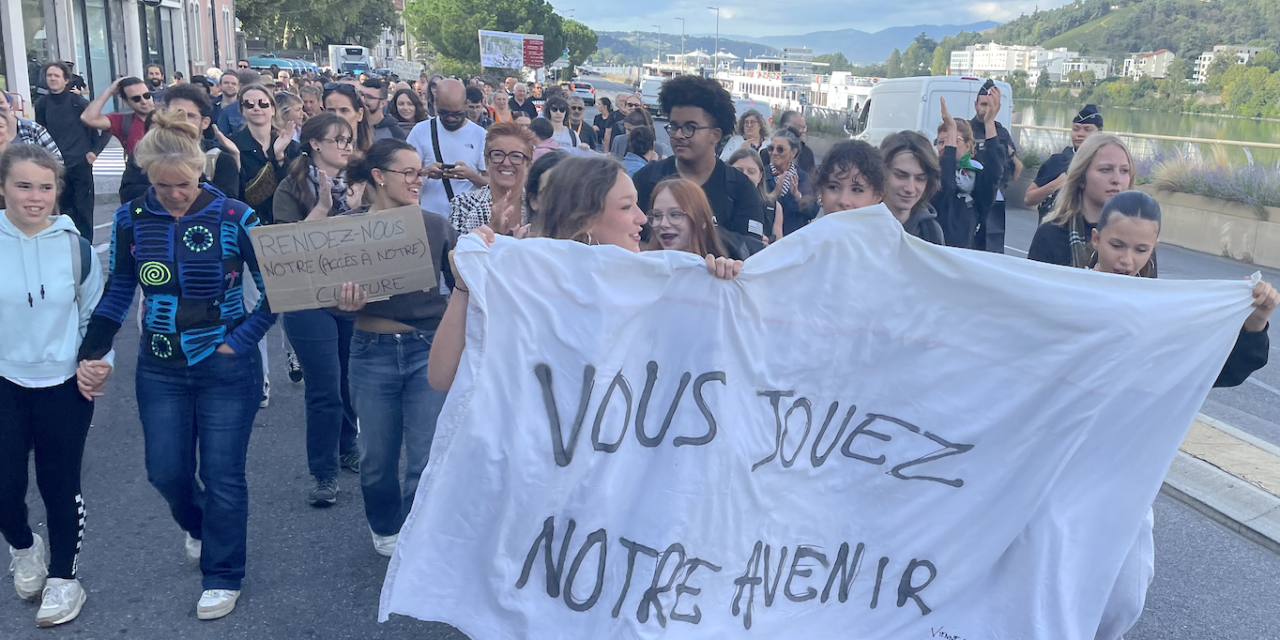 « Bloquons tout » : 250 manifestants à Vienne et au bilan le blocage de deux ronds-points