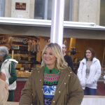 La place de Miremont transformée en plateau de télévision :  Flavie Flament a fait son marché  à Vienne pour France 3