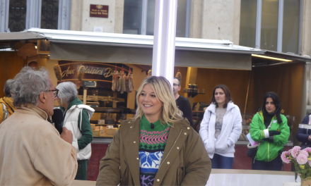 La place de Miremont transformée en plateau de télévision :  Flavie Flament a fait son marché  à Vienne pour France 3